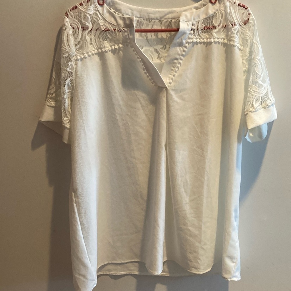 Size 2X lace top